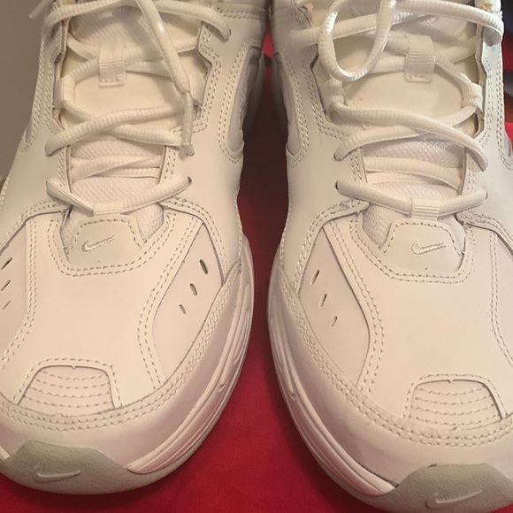 White Nike techno used very clean very hip good condition - Picture 2 of 7